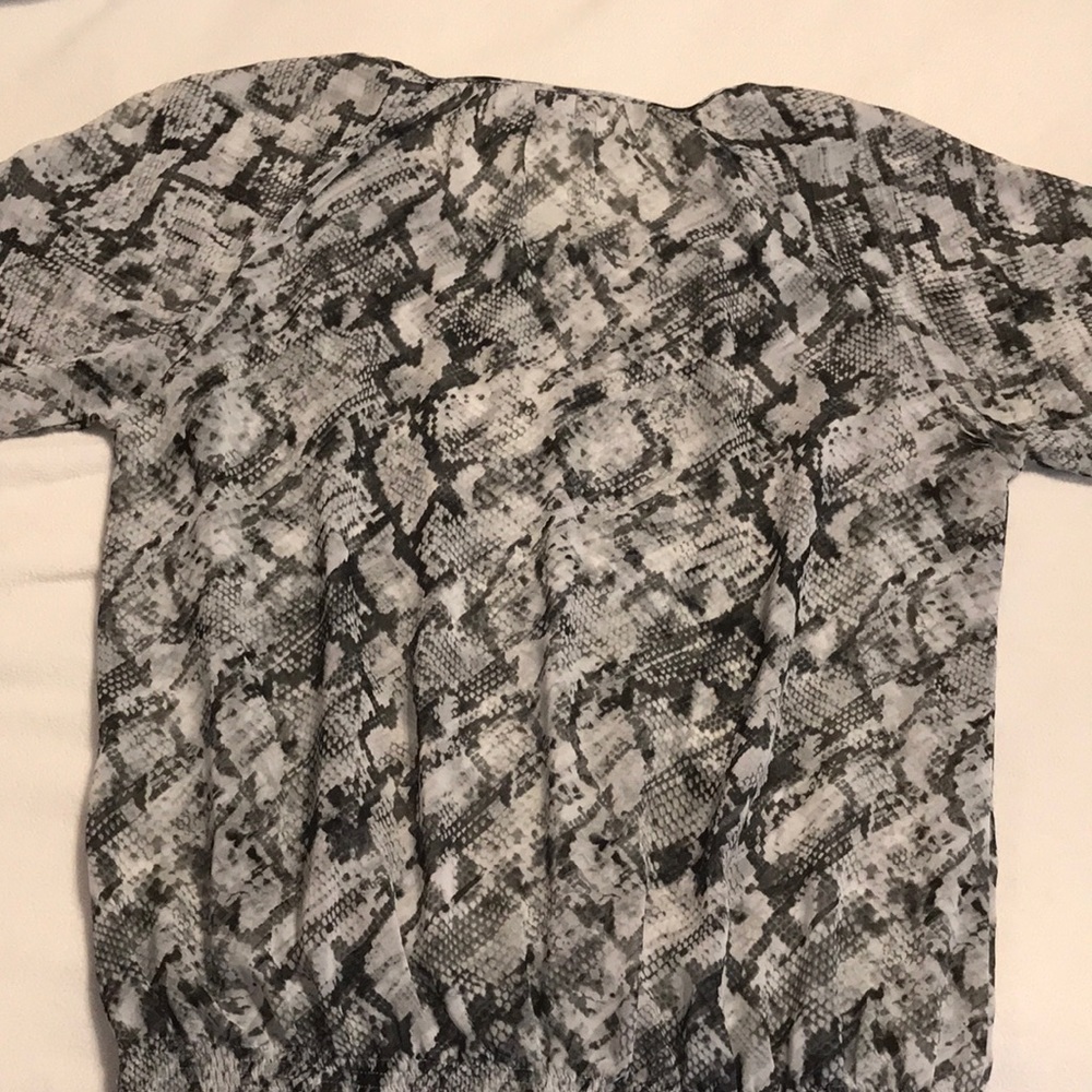 Sheer snakeskin pattern - Picture 10 of 12